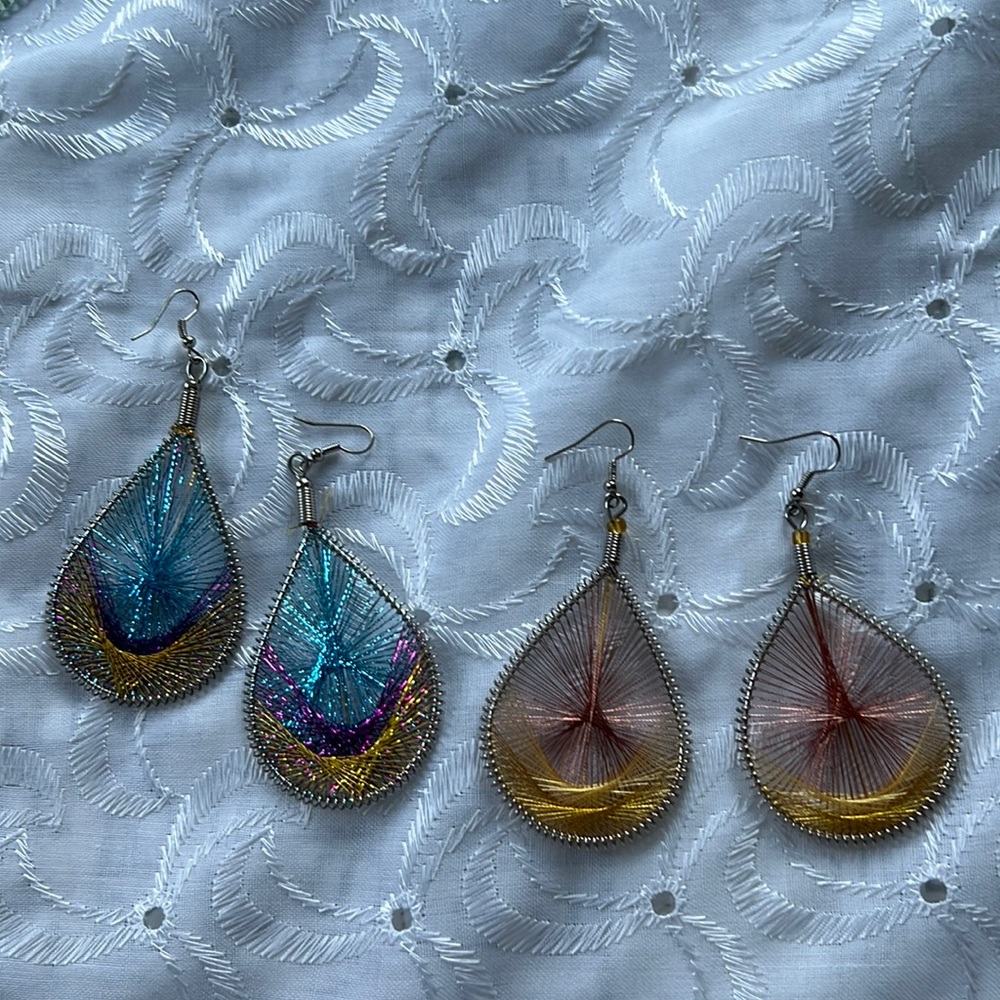2 pairs of light weight, colorful dangling earrings. Available separate/bundle